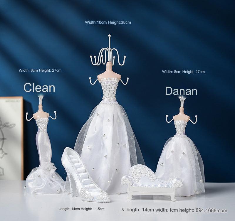 Pristine white design of jewellery organiser