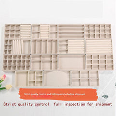 Compact velvet jewelry organizer for accessories