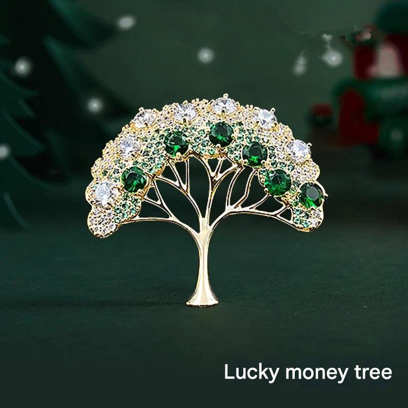 Artistic arrangement of floral brooch