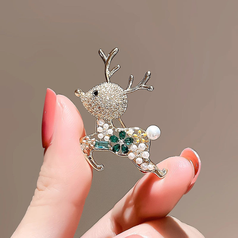 Stylish Brooch with hollow cutouts