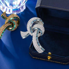 Stunning Retro Style Brooch for Special Occasions - Image 8