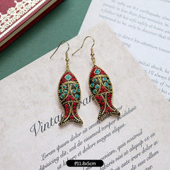 Stunning vintage look earrings for women