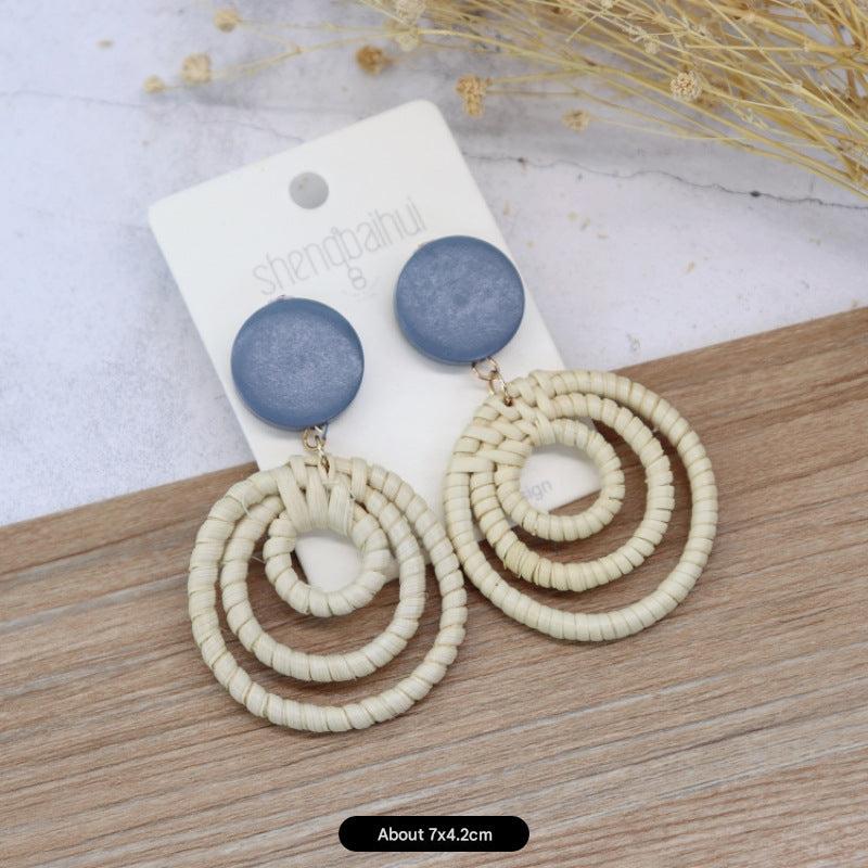 Fashionable Handmade Earrings Image 5