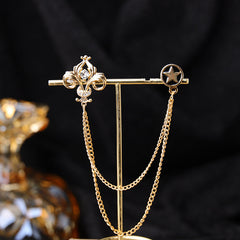 Multiple colour variants of baroque accessory