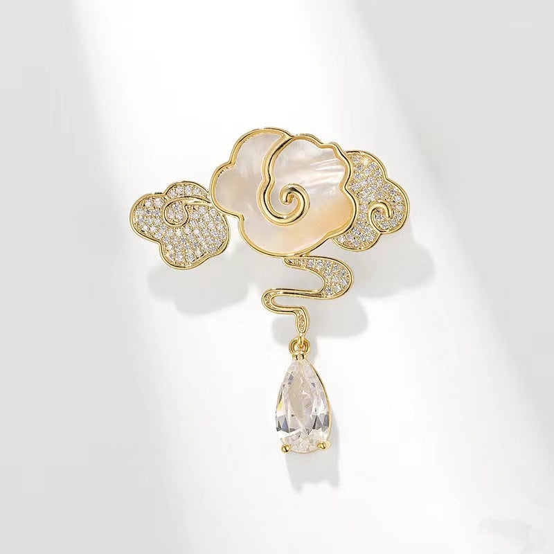 Gold and Silver Brooch Close-up Image 6
