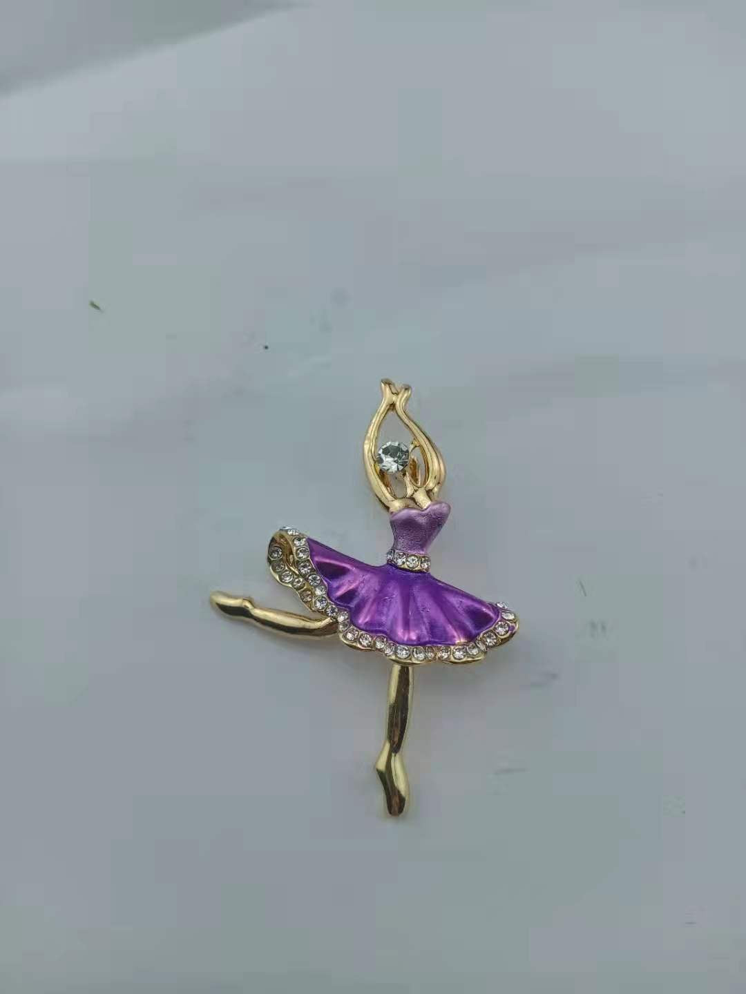 Ballet dance themed brooch design for children