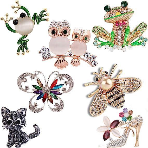 Giftable styled brooch packaging