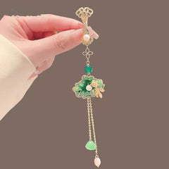 handheld fan brooch in red and gold
