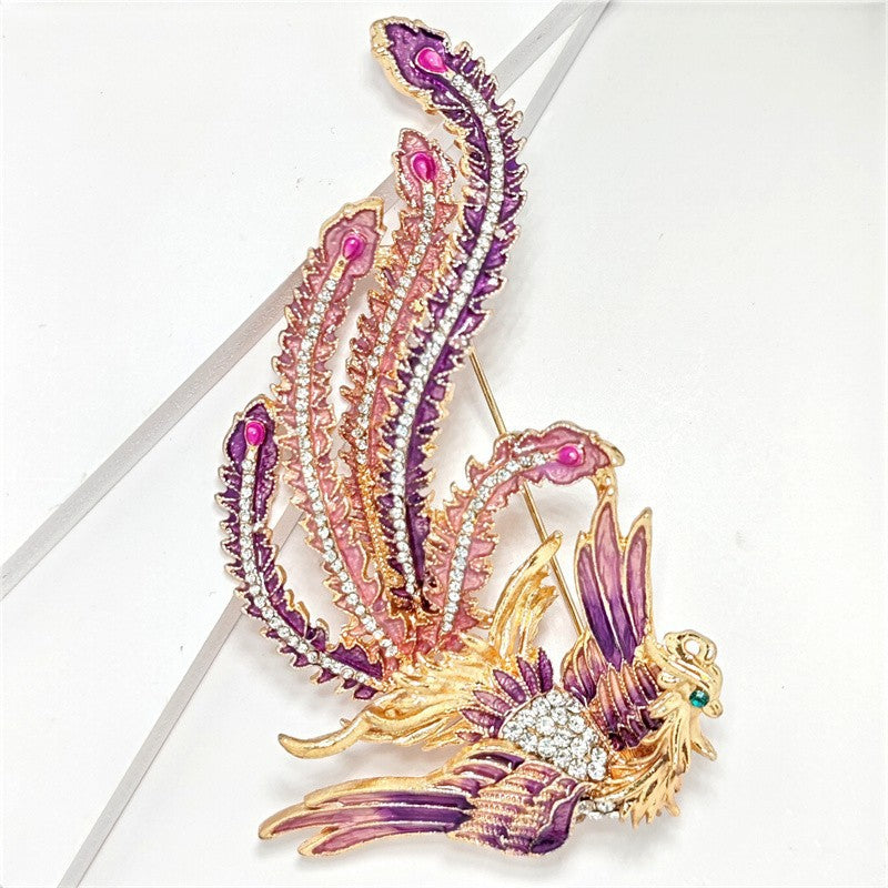 Fashion brooch in KC Gold colour