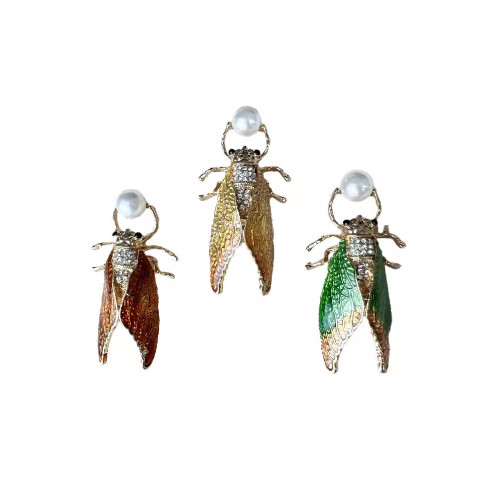 Elegant cicada brooch for gifting image 5