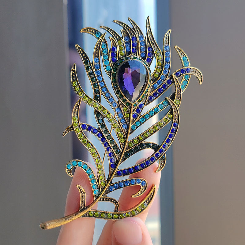Elegant animal pin for men and women image 2