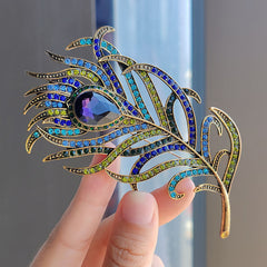 Vintage alloy diamond brooch image 4