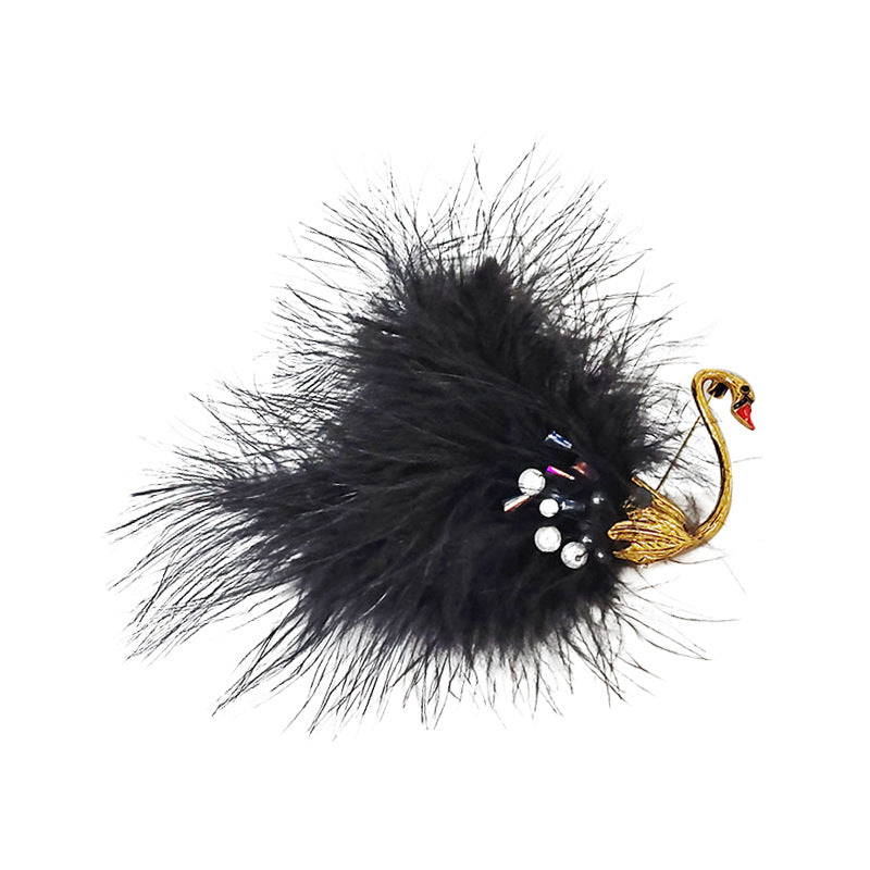 Stylish brooch suitable for winter fashion