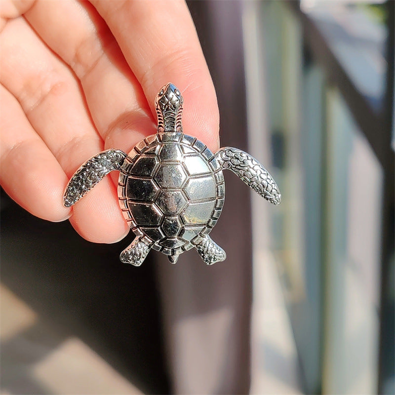 vintage animal brooch for fashion statement