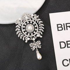 Elegant Vintage Floral Brooch Pin image 9