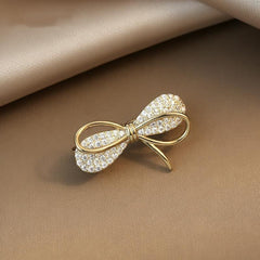 Elegant Vintage Floral Brooch Pin image 5