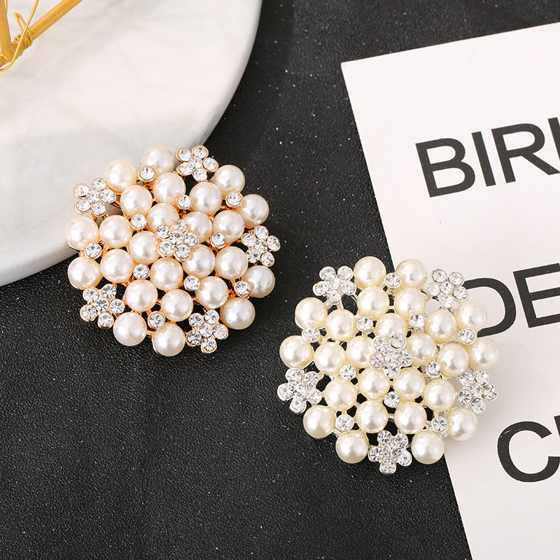 Elegant Vintage Floral Brooch Pin image 4