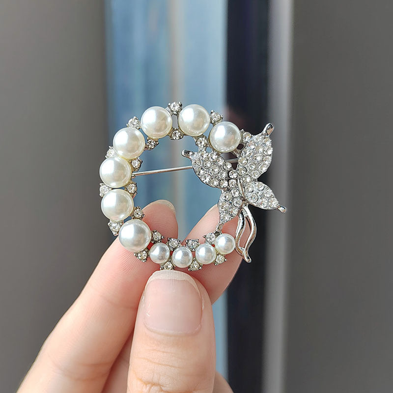 detailed butterfly design brooch with rhinestones 2