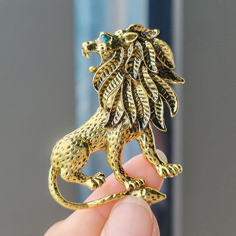 Close-up of animal motif on Baroque Shield Brooch