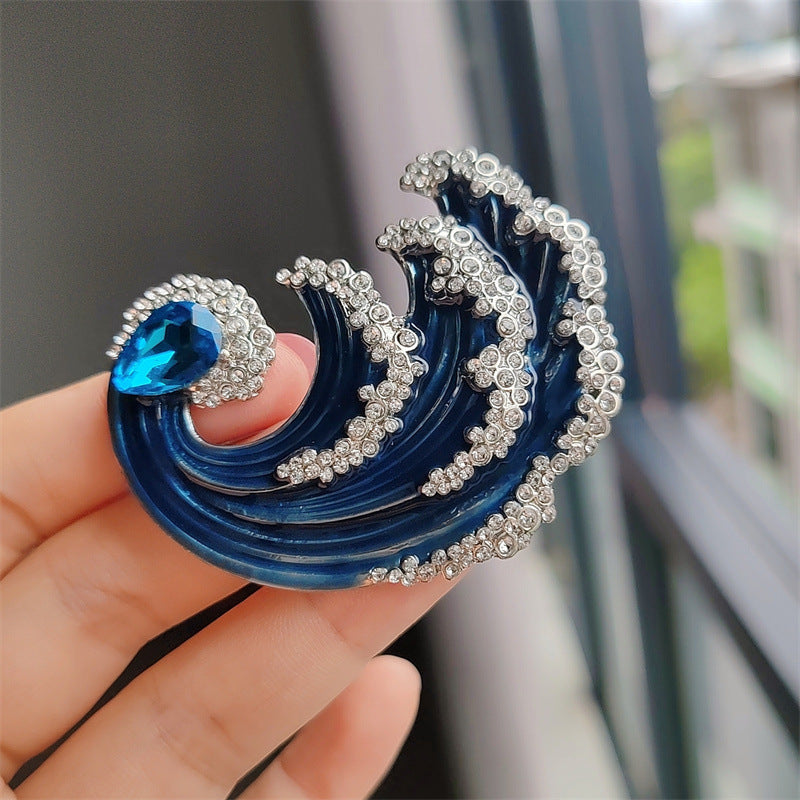 Fashion accessory for elegant outfits