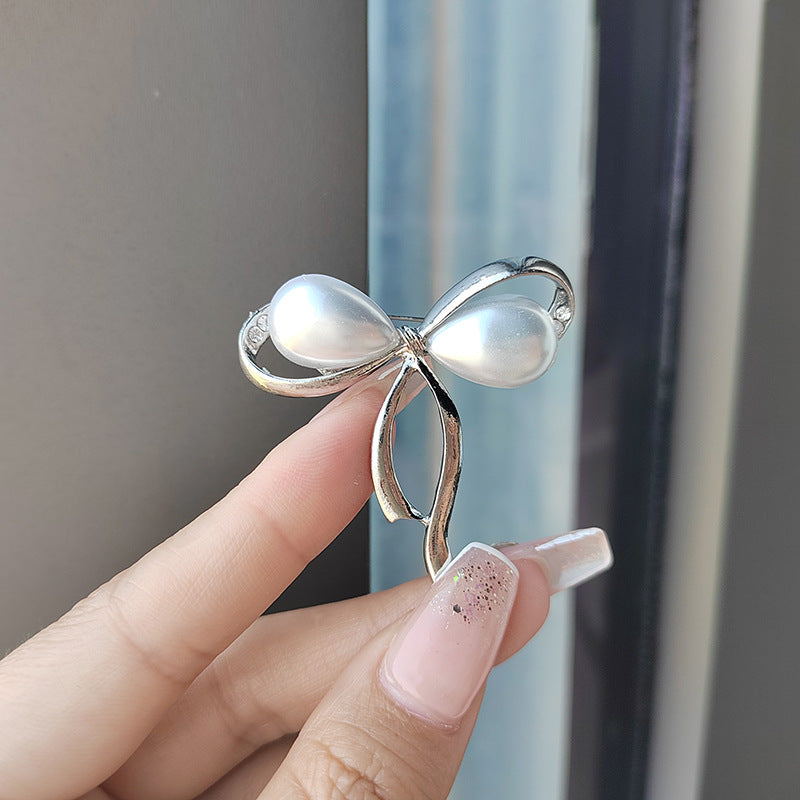Stylish Rhinestone Brooch for Women - Image 4