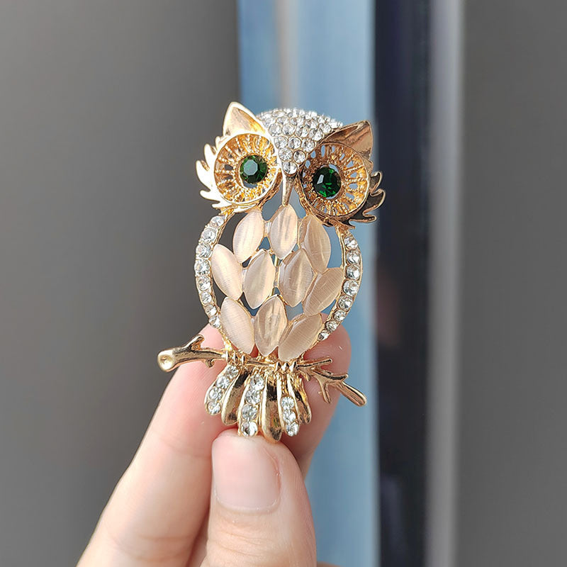 Stylish dual colour owl brooch design