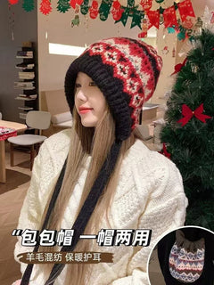 Women's winter beanie in grey with unique design