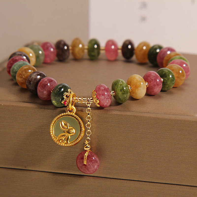 Multicoloured crystals used in the bracelet