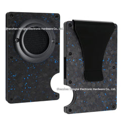 Stylish use of compact wallet on the go