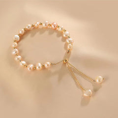 Lightweight bracelet featuring luxurious faux pearls