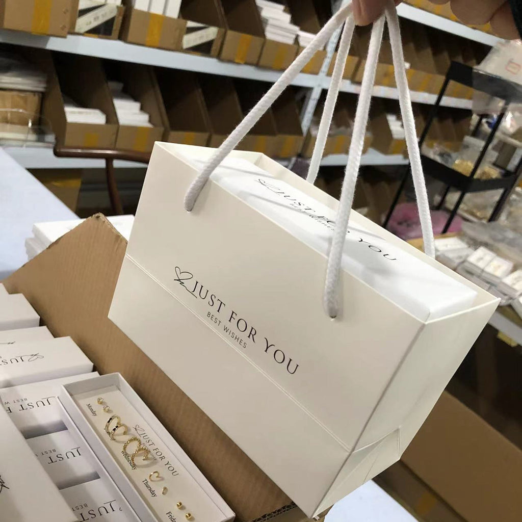 Elegant gift bag design in high-quality paper