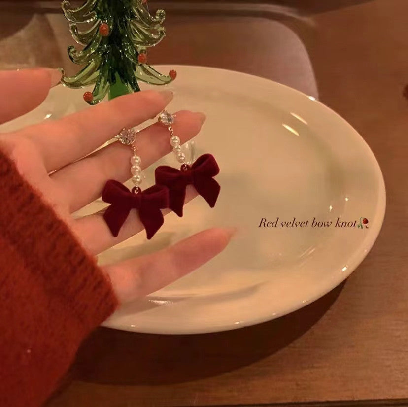 Unique earrings with pearl stud design
