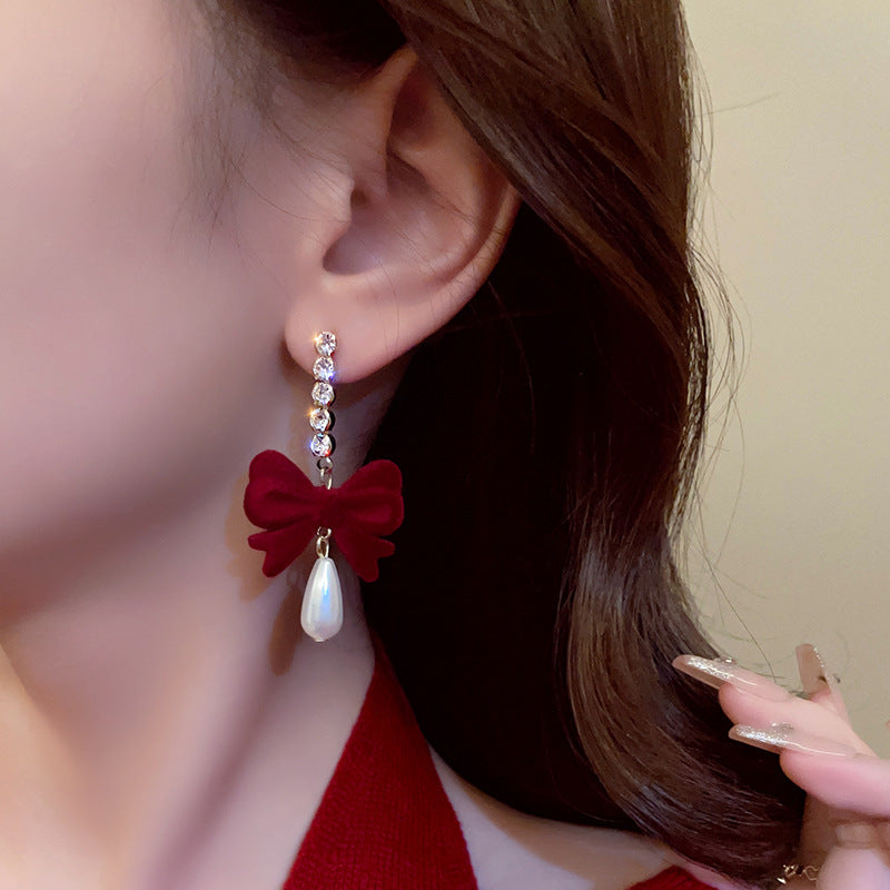 Elegant floral shape of velvet earrings