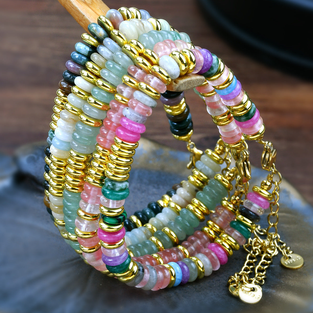 High-end crystal jewellery for sophisticated look