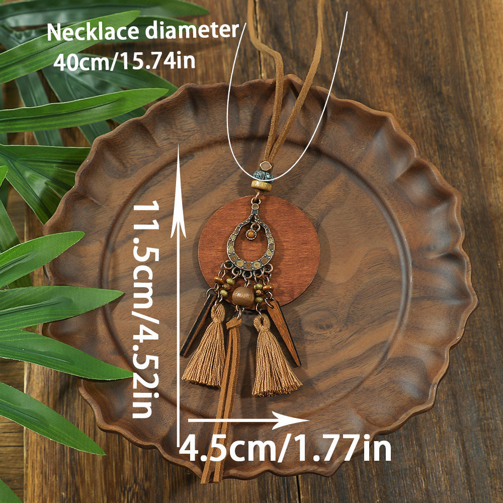 vintage-inspired long necklace